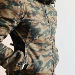 PRETTY GREEN Men’s zip up camo jacket, L